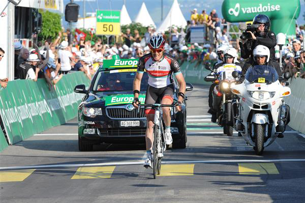 Gregory Rast wins stage 6